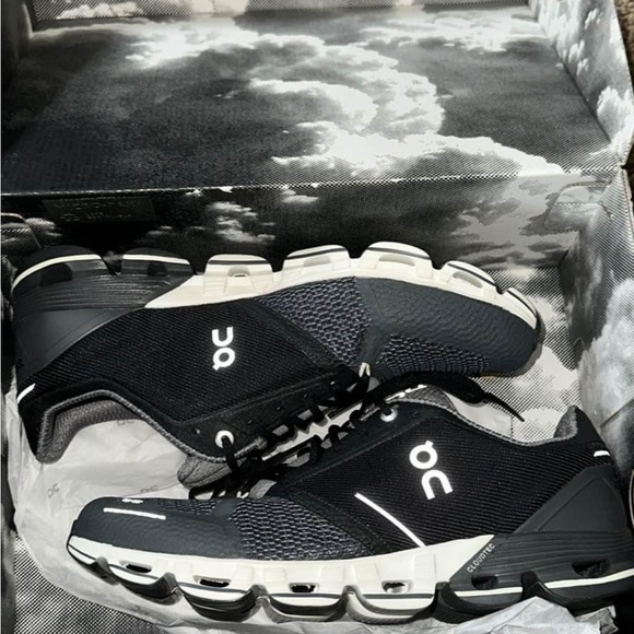 Men’s cloudflyer shoe size 8 main image 5